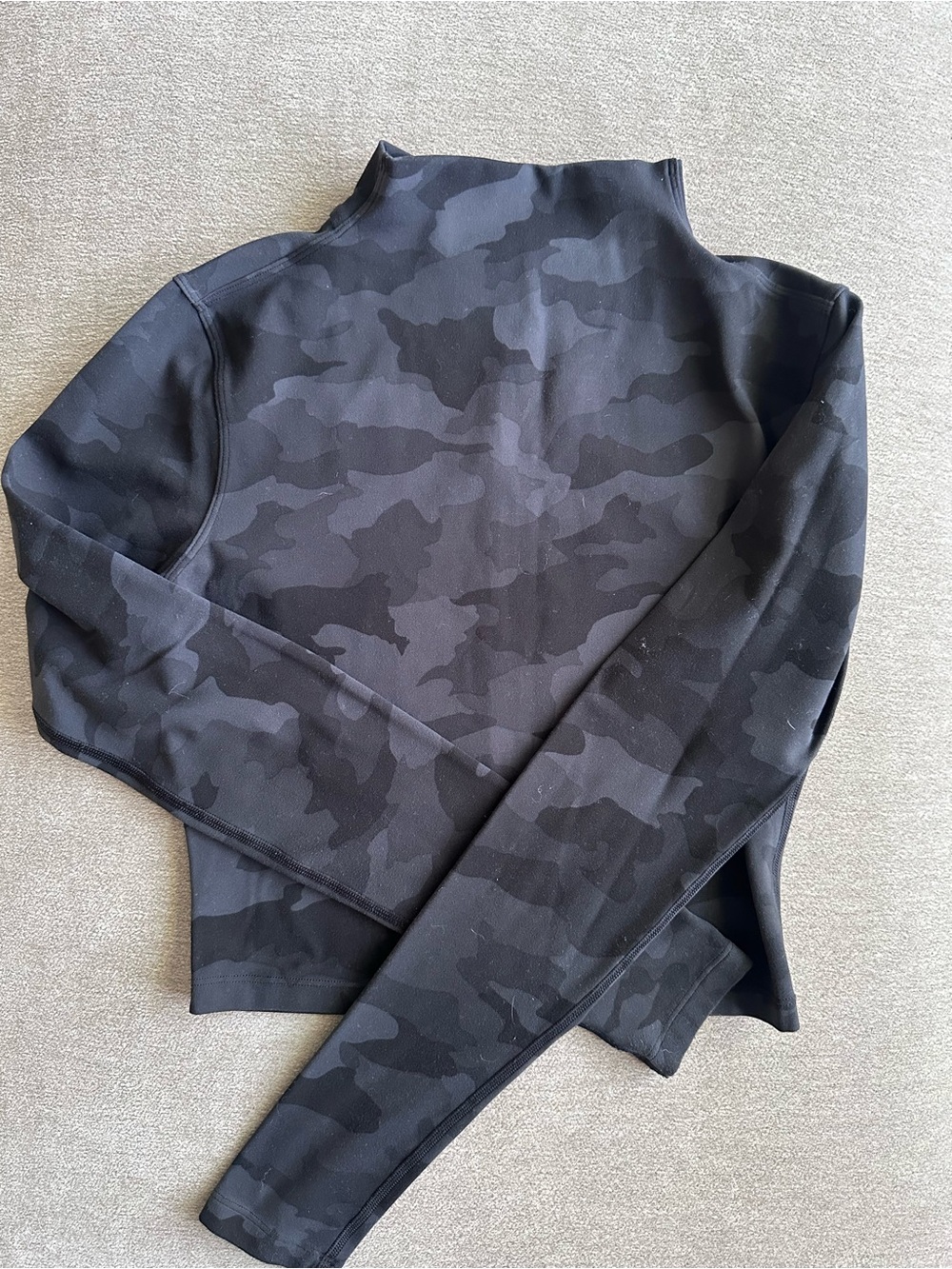 Lululemon black & gray camouflage long sleeve top S
